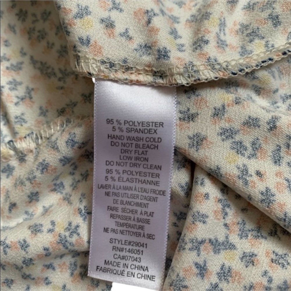Floral Monteau Blouse Size Medium - Picture 8 of 8